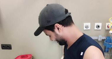 تفاصيل إصابة أحمد جمال فى ذراعه وموقفه من حفلات الأسبوع المقبل