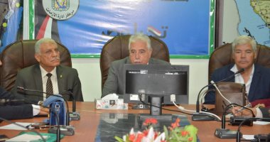محافظ جنوب سيناء يلزم رؤساء المدن بالتواجد فى الشارع لحل مشاكل المواطنين
