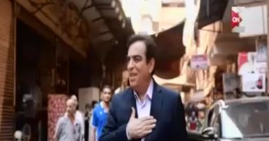 شاهد.. جورج قرداحى يسلم 100 ألف جنيه للفائز بجائزة "اسم من مصر" بمنطقة الخصوص