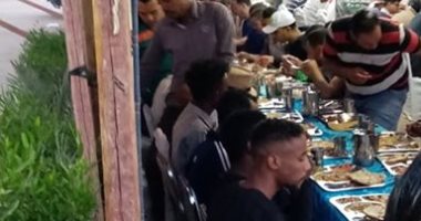 "شهر الخير".. إبراهيم يشارك صور لمائدة رحمن مستمرة منذ خمس سنوات
