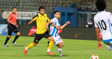 اتحاد الكرة يجهز طاقم حكام مصرى لمباراة بيراميدز والنجوم