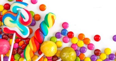 حلويات بشمع الأذن ومصاصات بالحشرات.. أغرب أنواع الحلويات