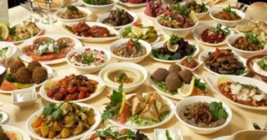 فطارك عربى..الكبة والفتوش وفتة الحمص بالزبادى تزين مائدة رمضان فى لبنان