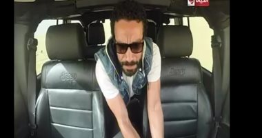 شاهد.. الفنان سامح حسين ينهار بـ"هانى فى الألغام"