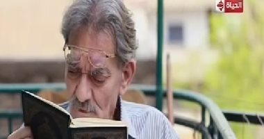 جورج قرداحى يسلم جائزة "أسم من مصر" للفائز.. ويدعو للأمة الإسلامية بالمغفرة