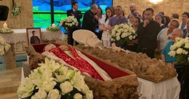 إليسا فى تشييع جثمان البطريرك نصر الله صفير: "بخاطرك يا قديس صليلنا"