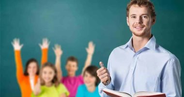 صبور وذكى.. 10 مميزات للزواج من مدرس.. تعرفى عليها