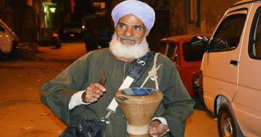 من الطبلة للدف والغناء.. تعرف على تطور المسحراتى بالشوارع.. فيديو