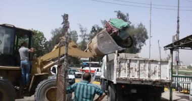 محافظ أسيوط ومدير الأمن يقودان حملة مكبرة لإزالة التعديات بمواقف السيارات