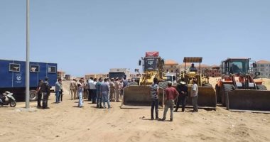 استجابة لـ"اليوم السابع".. "رأس البر" تزيل خيم العرب بعد تجول المواشى على البلاج