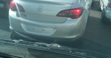 قارئ يرصد سيارة بدون لوحات فى طريق بلبيس الزقازيق