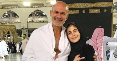 صورة.. ملك قورة تؤدى مناسك العمرة برفقة والدها: "ربنا يكتبها للجميع"