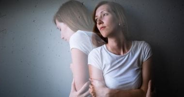 بيتخيل أن شخص بيحبه..أعرف أشهر المعلومات عن إنفصام الشخصية