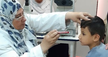 صور.. توقيع الكشف الطبى على 1118 حالة فى قافلة طبية بمنشأة القناطر