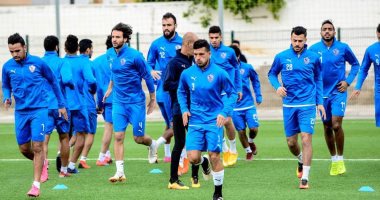 صور.. الونش يتخلى عن واقى الأنف فى أول مران للزمالك بالمغرب