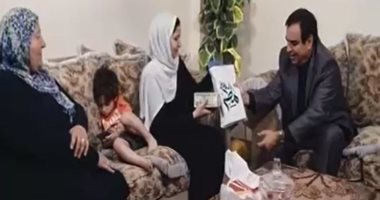 شاهد.. جورج قرداحى يسلم جائزة "اسم من مصر" لسيدة من عين شمس