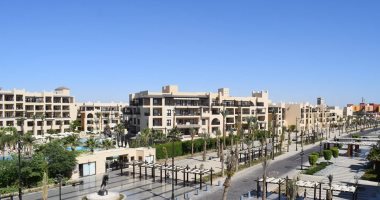 صور.. شاهد أعمال التطوير بالممشى السياحى بالغردقة لجذب انتباه السياح