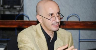 فيديو.. باحث وناقد للتراث الإسلامى بالجزائر يثير الغضب بتصريحه "الصيام اختيارى"
