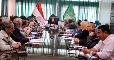 محافظ القليوبية يناقش إنهاء إجراءات توفيق أوضاع الكنائس والمبانى الخدمية التابعة لها
