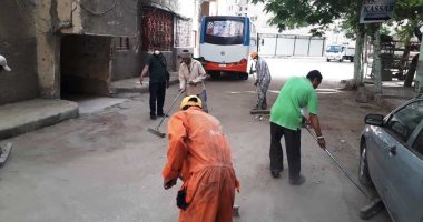 صور.. رفع 90 طن قمامة فى حملات مكبرة للنظافة والتجميل بسوهاج