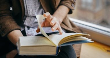 الجوزاء مقضيها والسرطان هيذاكر..اعرف كل طالب هيعمل إيه ليلة الامتحان 