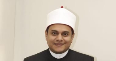 هل يجوز قول المأمومين أثناء دعاء الإمام "حقًّا.. نشهد.. صدقًا وعدلاً.. يا الله"؟