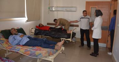 صور نائب محافظ الوادى الجديد تتفقد مصابى حادث أتوبيس فوسفات أبو طرطور
