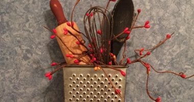 قبل ما ترميها.. أدوات المطبخ القديمة ديكورات جديدة في منزلك