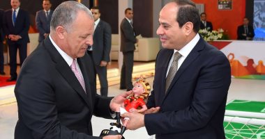 الرئيس السيسى يتفقد استعدادات "أمم أفريقيا" ويطلق التميمة الرسمية للبطولة 