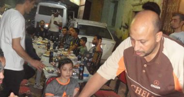 مسلم ومسيحى إيد واحدة.. حفل أفطار جماعى لأهالى شبرا الخيمة .. صور