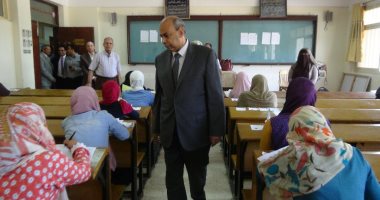 صور .. رئيس جامعة المنيا يتفقد لجان امتحانات "التربية والنوعية والتمريض"
