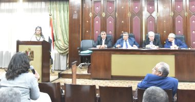 صور.. النائب مصطفى سالم لرئيس هيئة البريد: مكتب بريد ساحل طهطا مكان غير آدمى