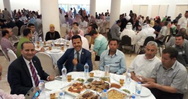 صور.. محافظ جنوب سيناء يقيم مأدبة إفطار جماعى بطور سيناء