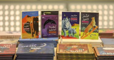 دار  كلمات تصدر سلسلتين لليافعين من أعمال لورين سانت جون