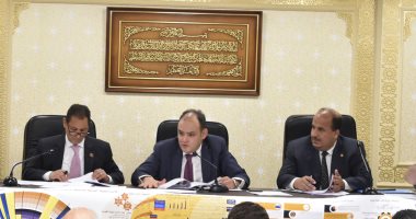 صور.. رئيس "الرقابة المالية" :التأمين على حياة 23 مليون طالب بالازهر والمدارس