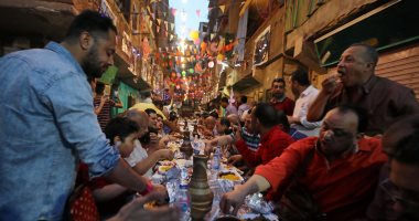 "رويترز" ترصد الخير الحصرى لمصر.. لمة المطرية على الإفطار تثير إعجاب العالم