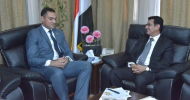 سفارة اليمن: أمين عام الرئاسة المصرية يقدم التهانى بمناسبة العيد الوطنى لليمن