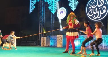 شاهد.. نجوم "السيرك القومى والقومية للفنون"  بالهناجر 