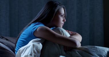 فرك شمع أذن الكلب وأكل الخس المقلي .. أكثر الطرق غرابة لعلاج الأرق