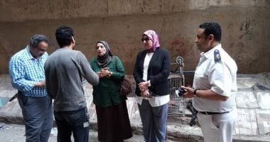 "جمرك" الإسكندرية يغلق منشأة تجارية بدون ترخيص لإضرارها بالبيئة (صور)