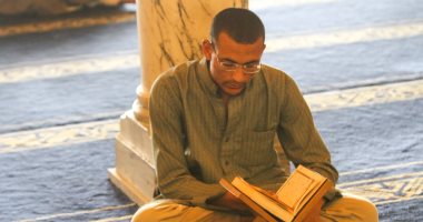 فتاوى رمضان.. حكم قراءة القرآن قبل صلاة الفجر فى المسجد 