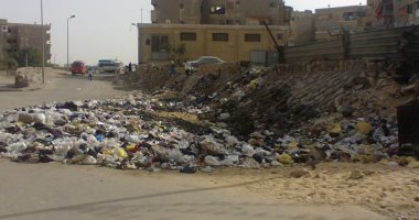 سكان مدينة النهضة يناشدون المسئولين بتوفير صناديق قمامة