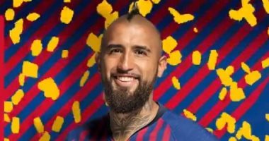 فيدال يحتفل بعيد ميلاده الـ32 والتهاني تنهال على نجم برشلونة
