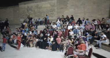 عرض سينما "من أجل سلامتنا" يستقطب الشباب والأطفال فى المعز