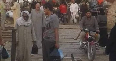 قارئ يطالب بتجديد مزلقان "سوارس بالشرقية " 