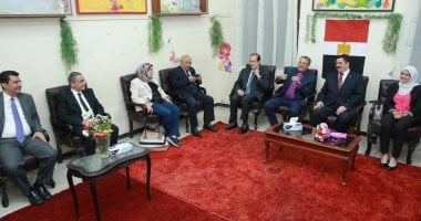صور..رئيس الإنجيلية ومحافظ القليوبية على "مائدة المحبة" بإحدى مدارس الطائفة
