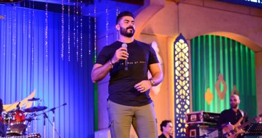 صور.. خالد سليم يشعل حفل دار الأوبرا بأجمل أغانيه