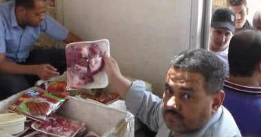 ضبط سيارة تبيع لحوما ودواجن غير صالحة للاستخدام الآدمى بكوم أمبو