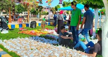 صور.. شباب كفر الشيخ ينظمون موائد الرحمن وخيمة رمضانية لفريق ألوان