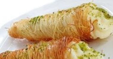 بعد الفطار لازم نحلى.. قراطيس "الكنافة" بالقشطة والجبن "اختراع يا كوتش"